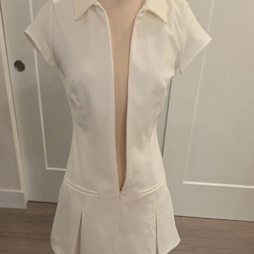 Zara women’s sporty White Mini Dress with center zipper. Size S new with tags - Picture 3 of 9